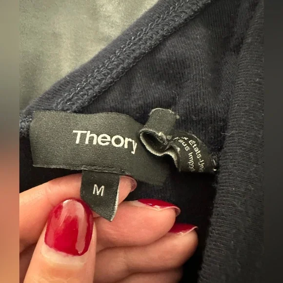 Theory Viscose Top M - Picture 2 of 4